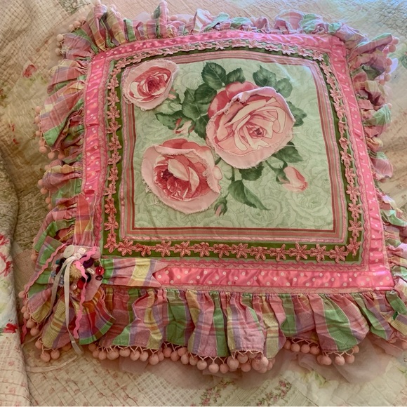 Vintage Handmade Patch Stitch Mixes
Pattern Accent Ruffled Pillow Pink
Multi 20" - Picture 2 of 13